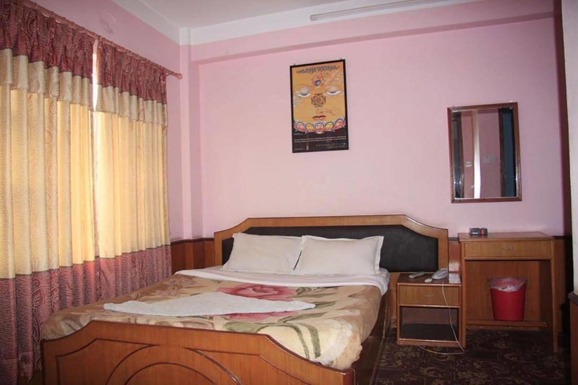 Hotel Red Rock Katmandou Extérieur photo
